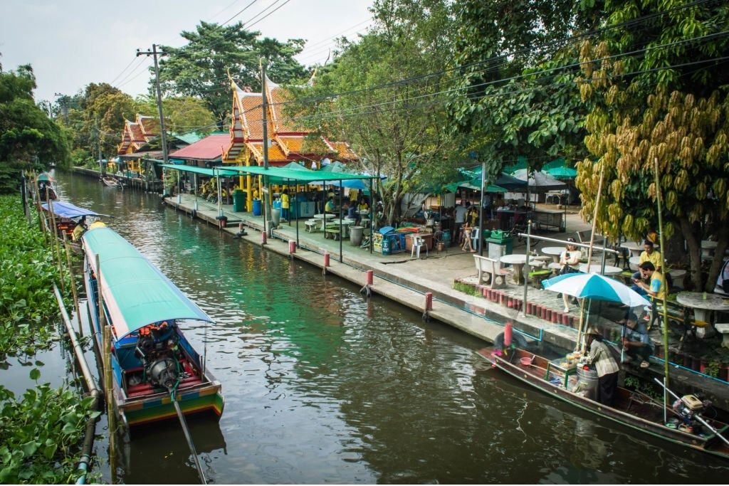 Marché flottant de Wat Saphan